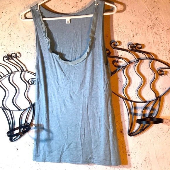 Womens Banana Republic Sleeveless Tank Ruffled Scoop Neckline Size Medium NWOT - Picture 2 of 6